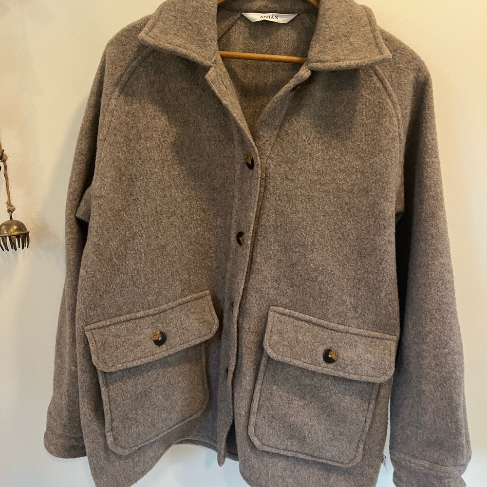 Anian Georgia coat in sand